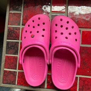 Retired Sun Burst Hot Pink Crocs Women’s 6-7